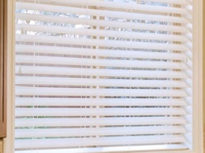 2.5 cordless Norman fauxwood blind