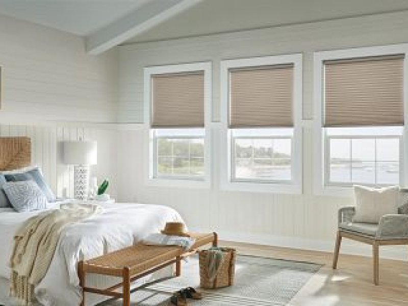Levolor cambrica 1 1/4" solid color balcout cellular